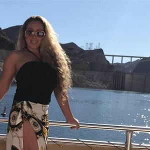 Meet your Posher, Mariah maria